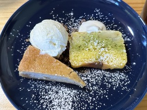 カフェアカツキのオリジナルケーキプレート